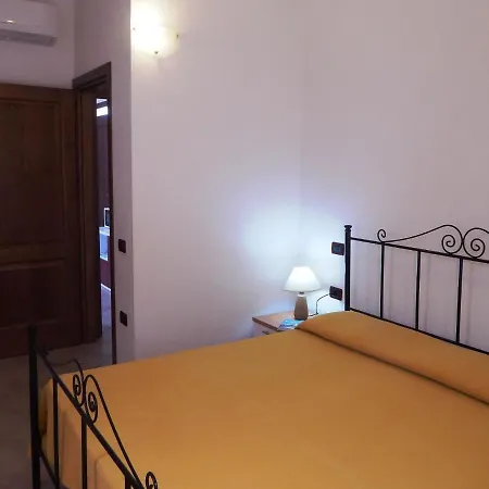 Locazione Turistica Casa Taccola Appartement La Caletta